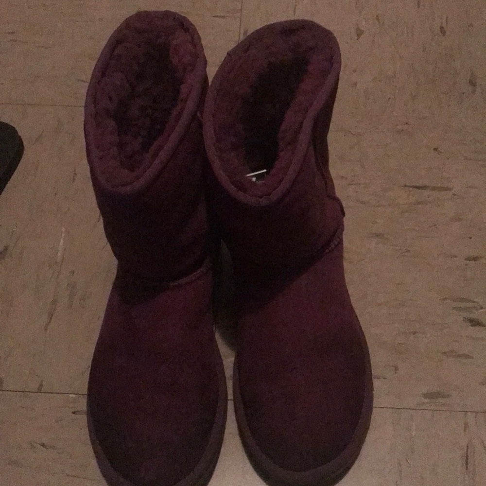 Uggs purple size 7 woman’s